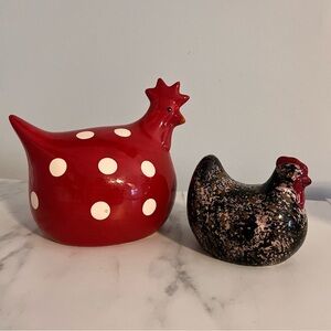 Vintage La Dolce Vita Hen Red Dot Black Spongeware Set Of Two Rooster
